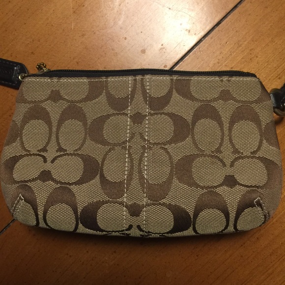 Coach wristlet wallet. - Picture 8 of 8